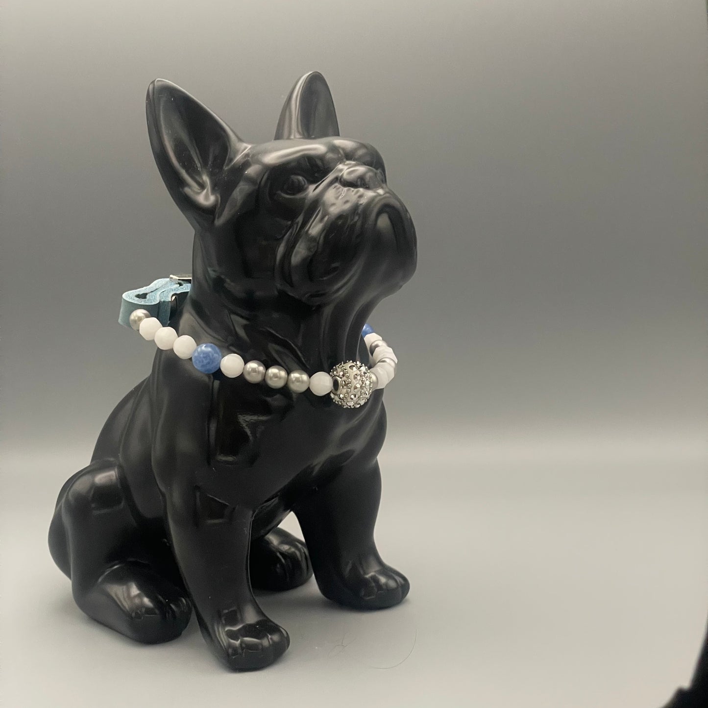 Größe: 28 cm Umfang. Edelstein-Hundehalsband – mit Aquamarin & Muschelkernperlen
