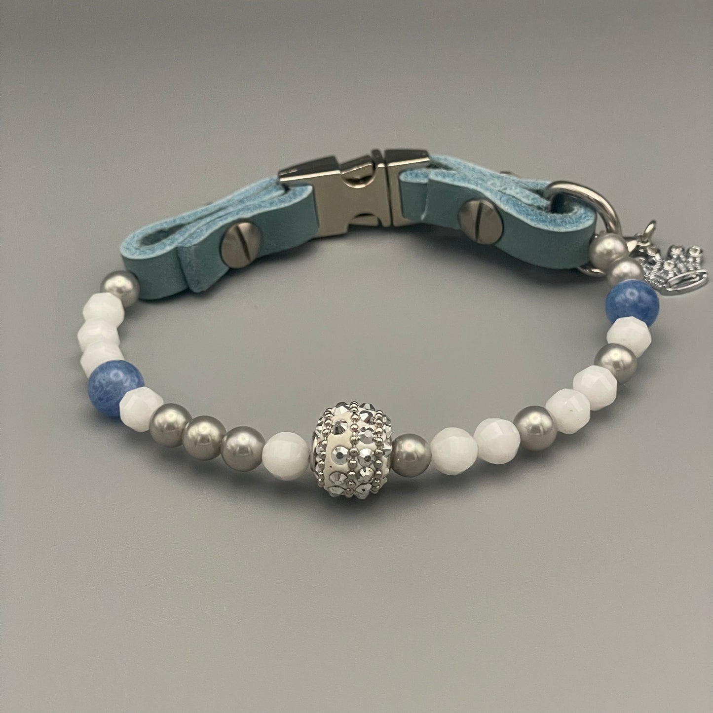 Größe: 28 cm Umfang. Edelstein-Hundehalsband – mit Aquamarin & Muschelkernperlen