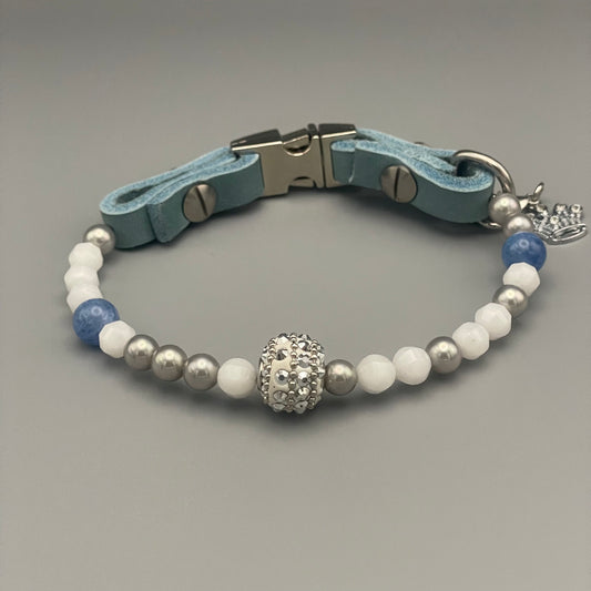Größe: 28 cm Umfang. Edelstein-Hundehalsband – mit Aquamarin & Muschelkernperlen