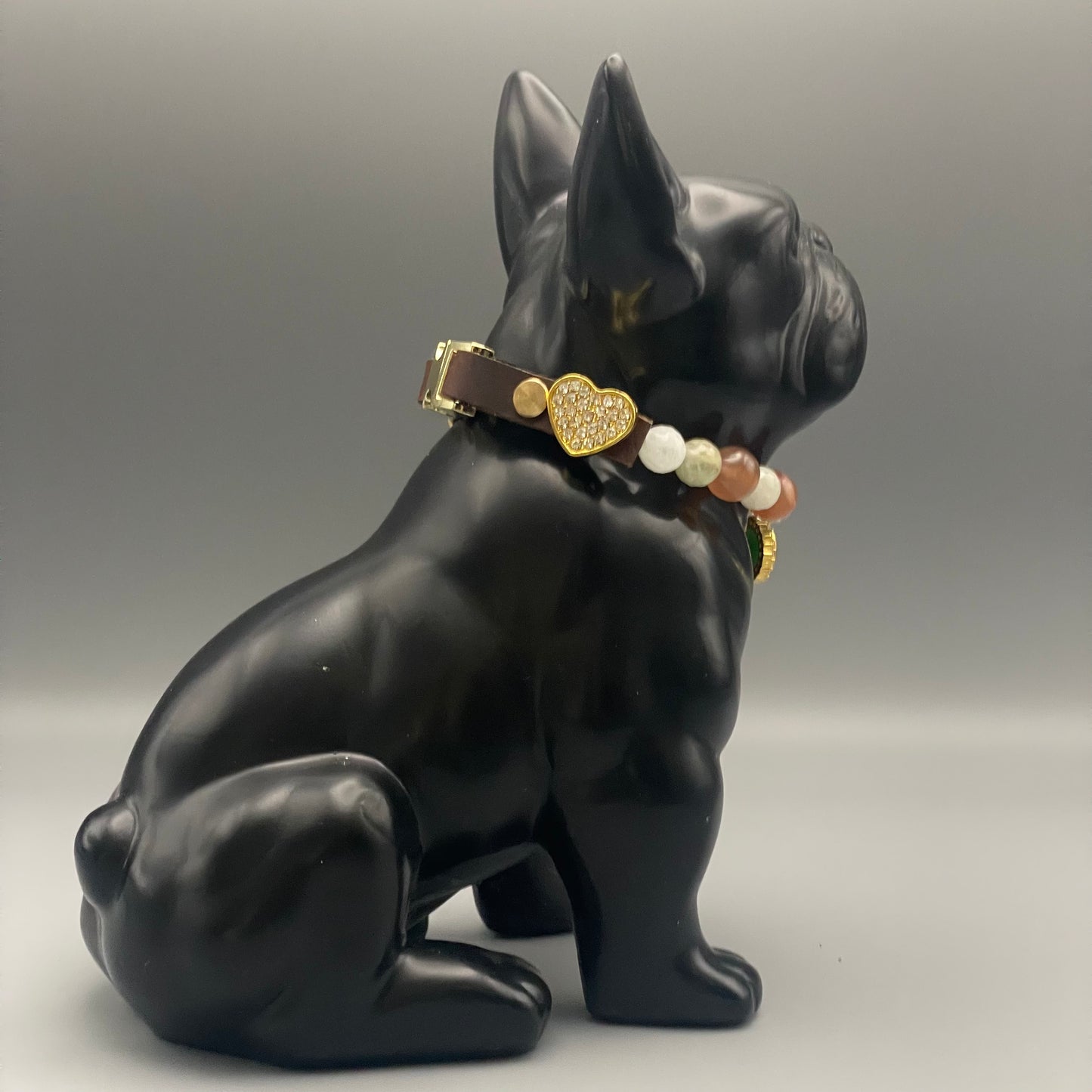 Größe: 22 cm Umfang. Golden Fortune • Edelstein-Hundehalsband – mit Aquamarin, rotem Achat, Bergkristall & Jade