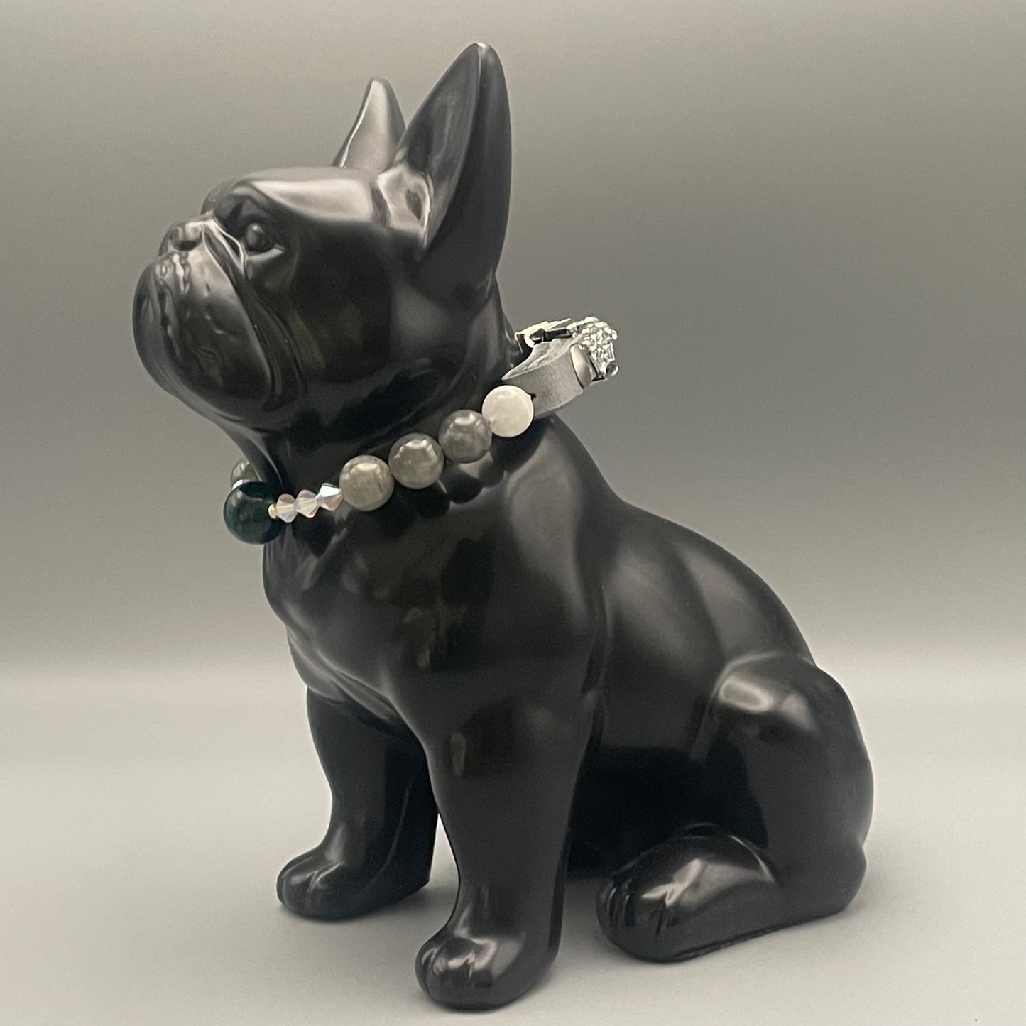 Größe: 25 cm Umfang. Lunar Grace • Edelstein-Hundehalsband – mit Mondstein, Labradorit & Chrysokoll