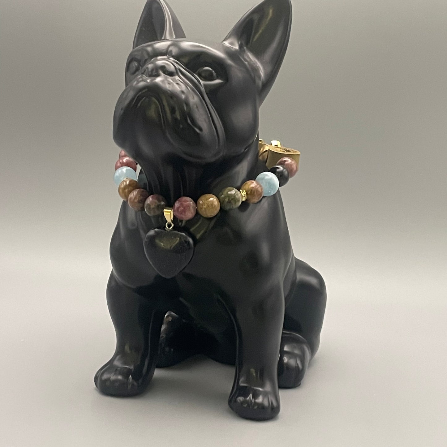 Größe: 27 cm Umfang. Edelstein-Hundehalsband – mit buntem Turmalin, Aquamarin, Obsidian & Goldflussherz