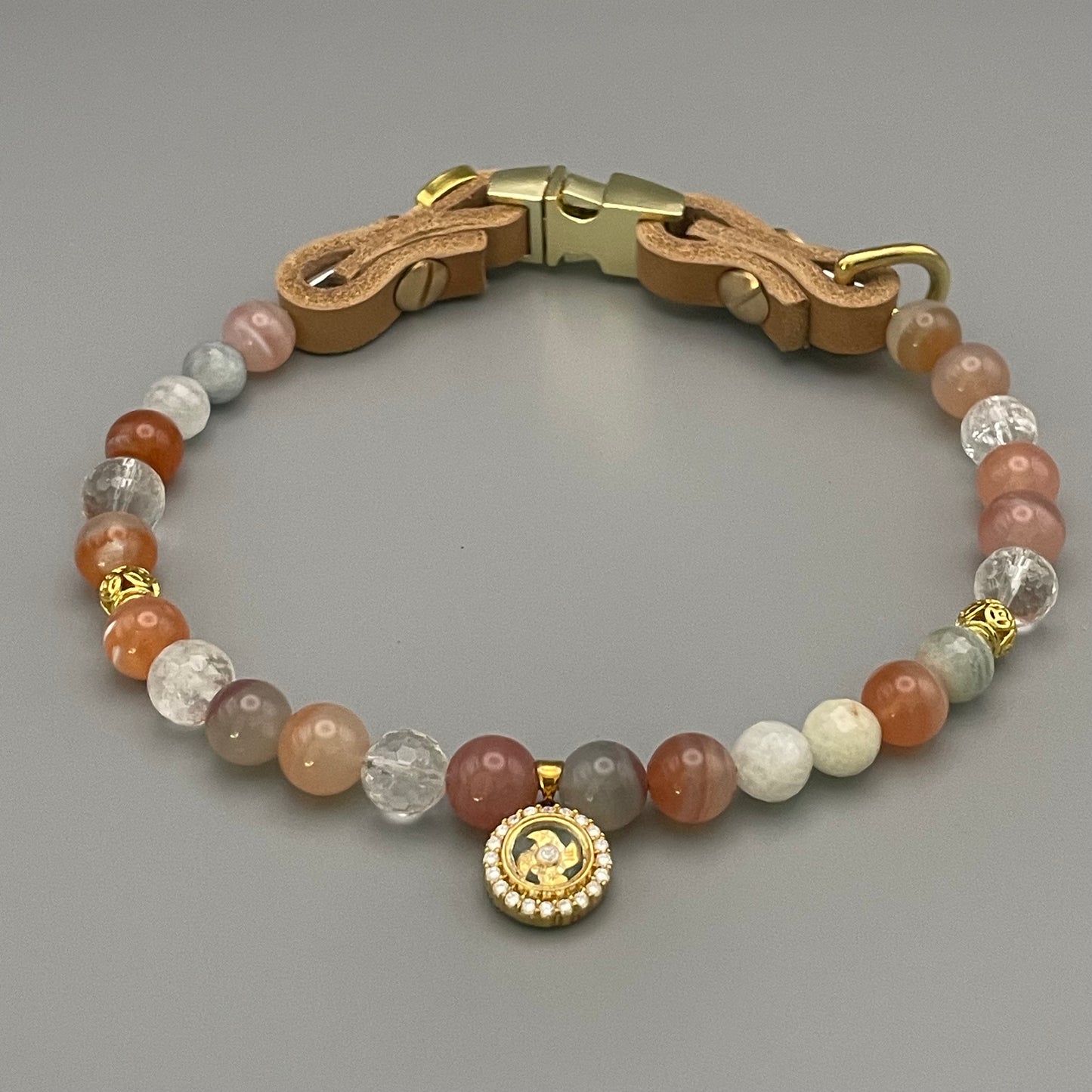 Größe: 38 cm Umfang. Edelstein-Hundehalsband mit Rosenquarz, Hämatit & Amethyst.