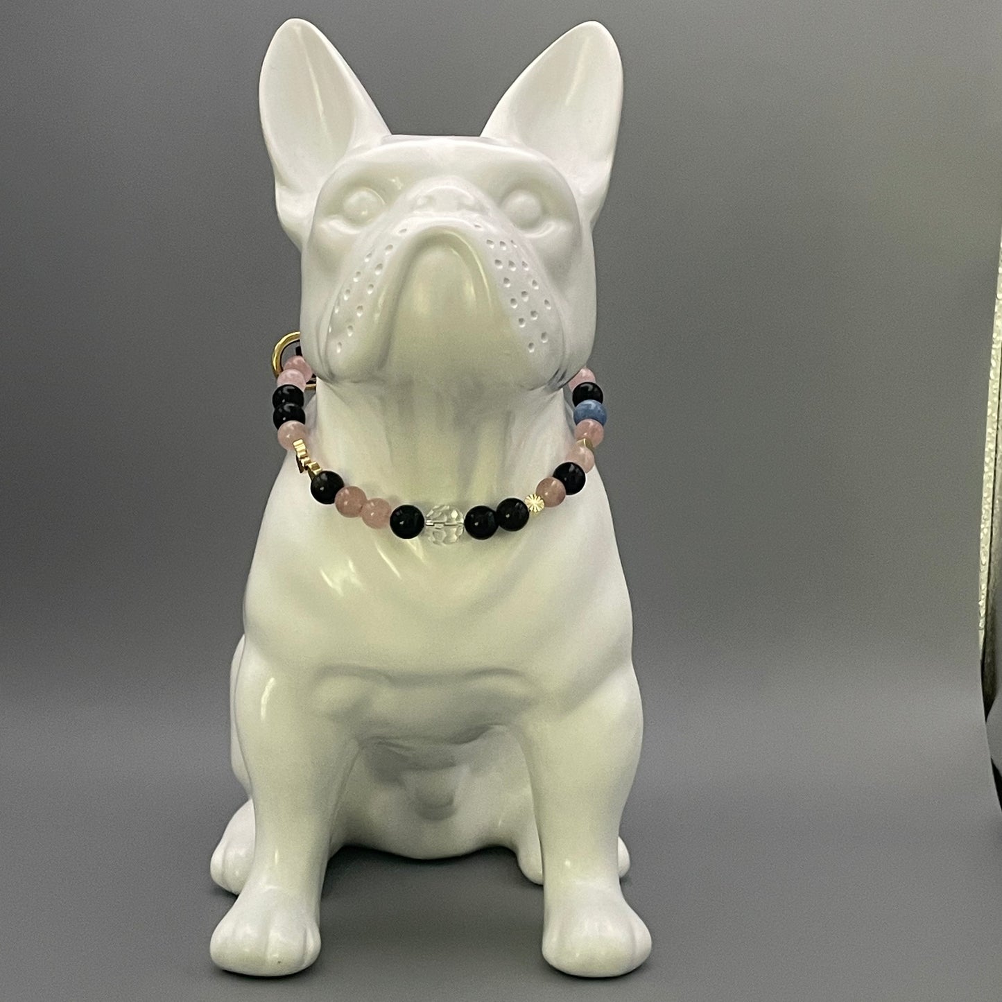 Größe: 33 cm Umfang. Edelstein-Hundehalsband – mit Rosenquarz, Obsidian & Aquamarin