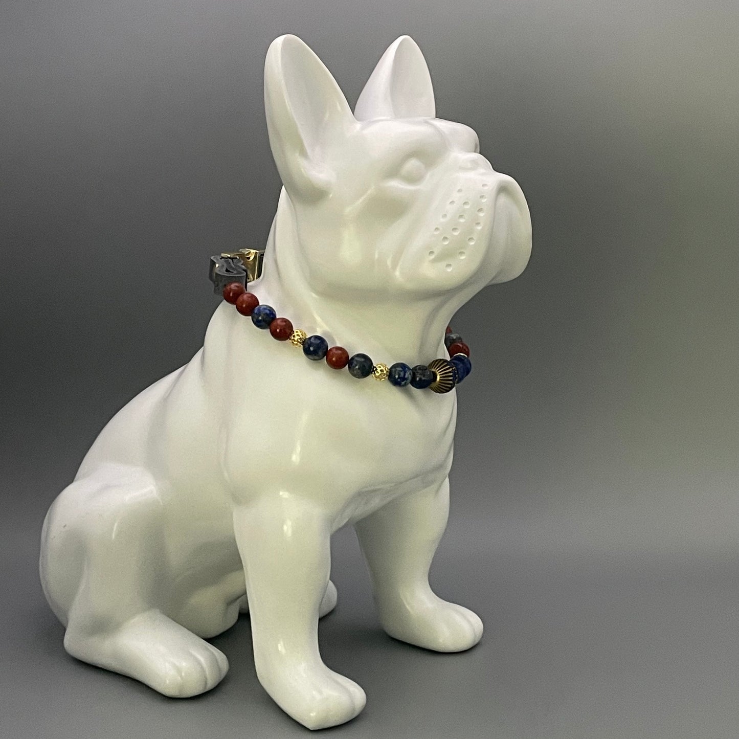 Größe: 34 cm Umfang. Edelstein-Hundehalsband – mit Lapislazuli & rotem Jaspis