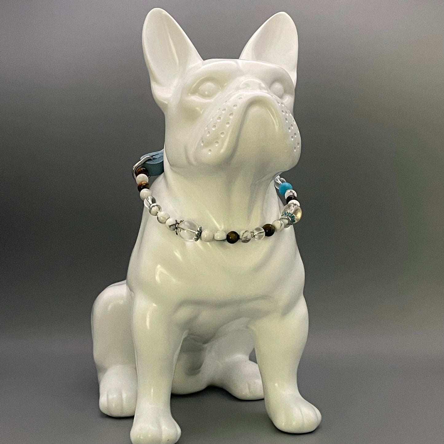 Größe: 34 cm Umfang. Edelstein-Hundehalsband – mit Magnesit, Bergkristall, Türkis & Tigerauge