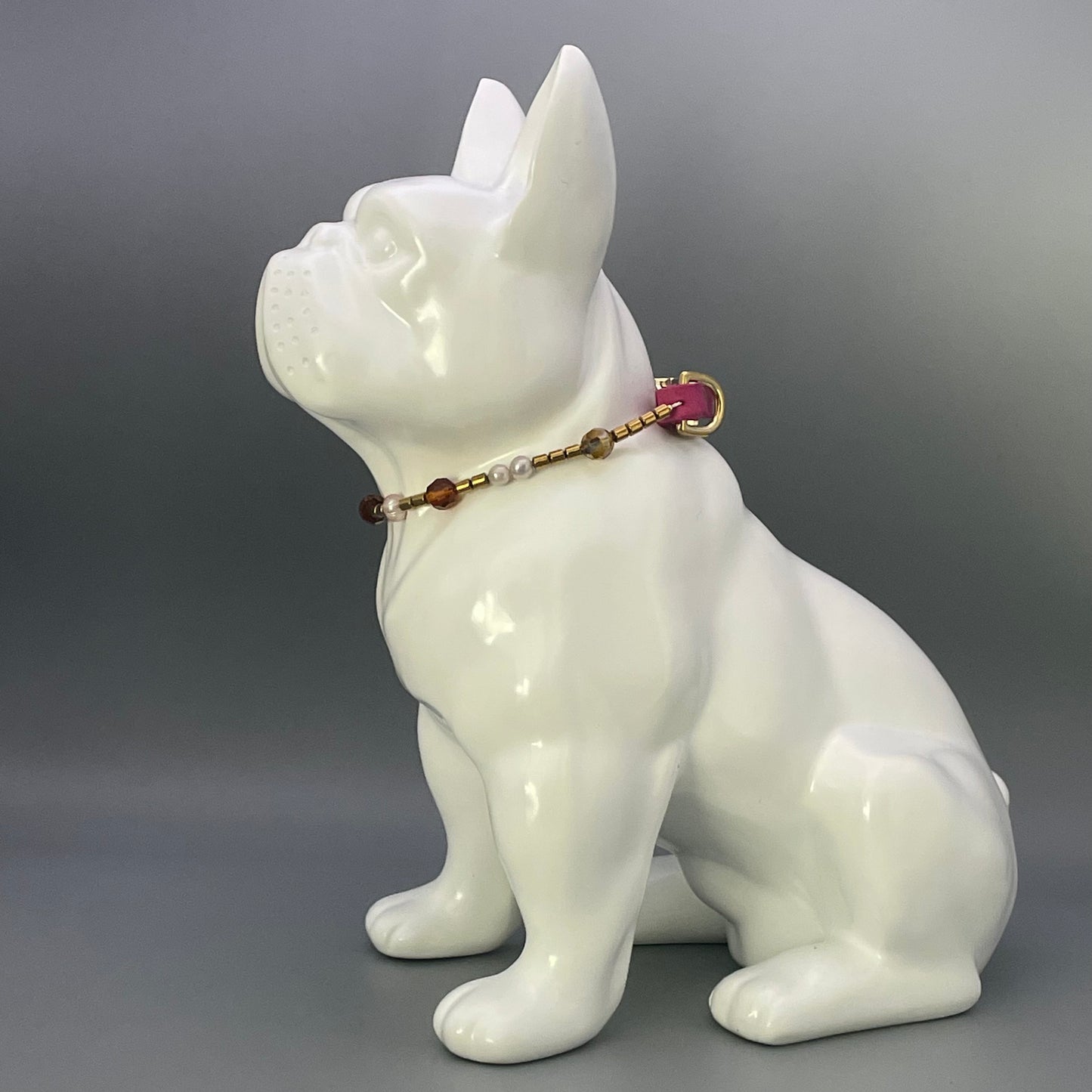 Sunset Pearl – Größe: 30 cm Umfang. Edelstein-Hundehalsband mit Gold-Hämatit, Süßwasserperlen & Kristallen.