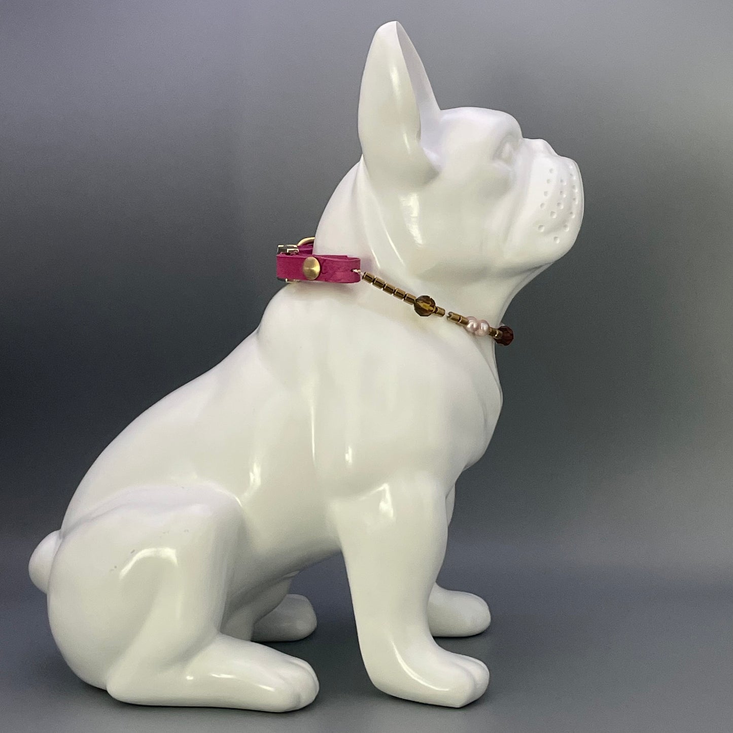 Sunset Pearl – Größe: 30 cm Umfang. Edelstein-Hundehalsband mit Gold-Hämatit, Süßwasserperlen & Kristallen.