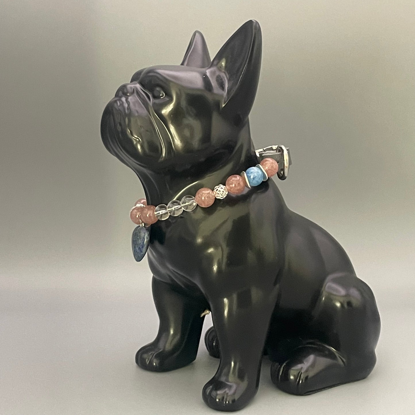 Größe: 28 cm Umfang. Edelstein-Hundehalsband – mit Aquamarin, Erdbeerquarz & Lapislazuli-Herz
