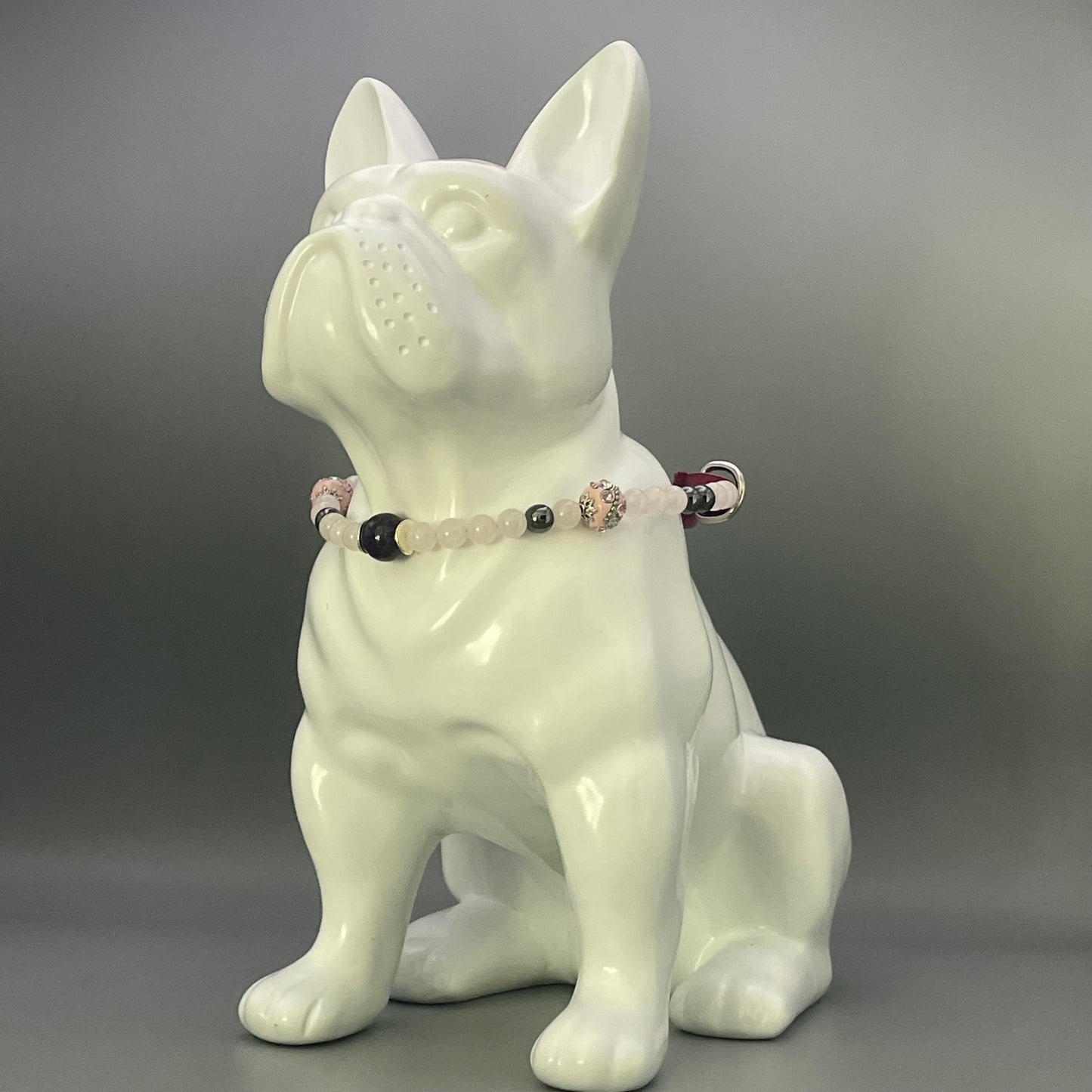 Größe: 38 cm Umfang. Edelstein-Hundehalsband mit Rosenquarz, Hämatit & Amethyst.