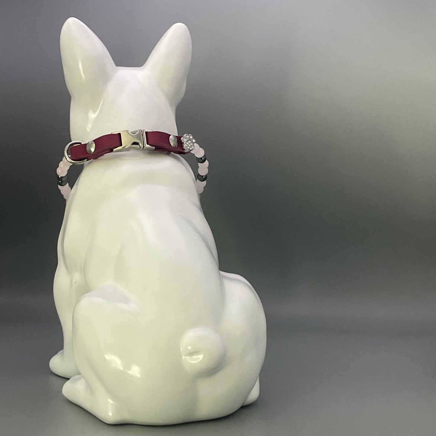 Größe: 38 cm Umfang. Edelstein-Hundehalsband mit Rosenquarz, Hämatit & Amethyst.
