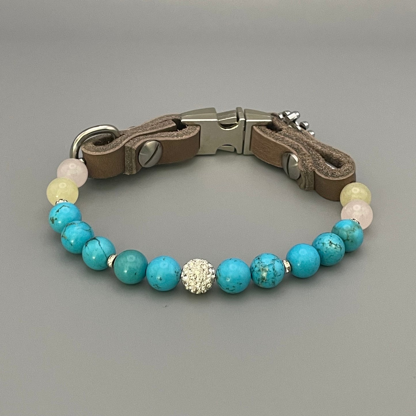 Größe: 26 cm Umfang. Blue Mirage • Edelstein-Hundehalsband – mit Türkis & Achat