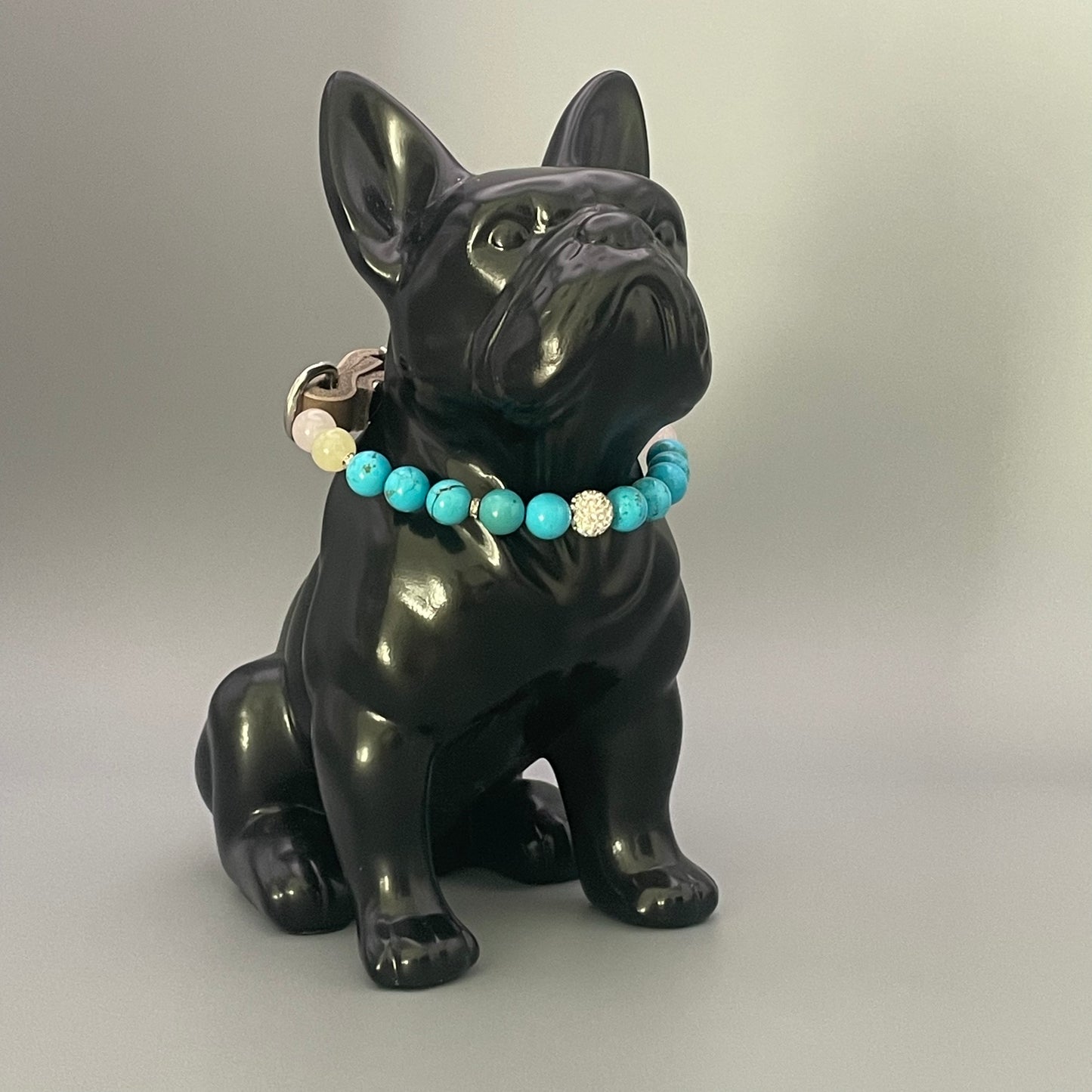 Größe: 26 cm Umfang. Blue Mirage • Edelstein-Hundehalsband – mit Türkis & Achat