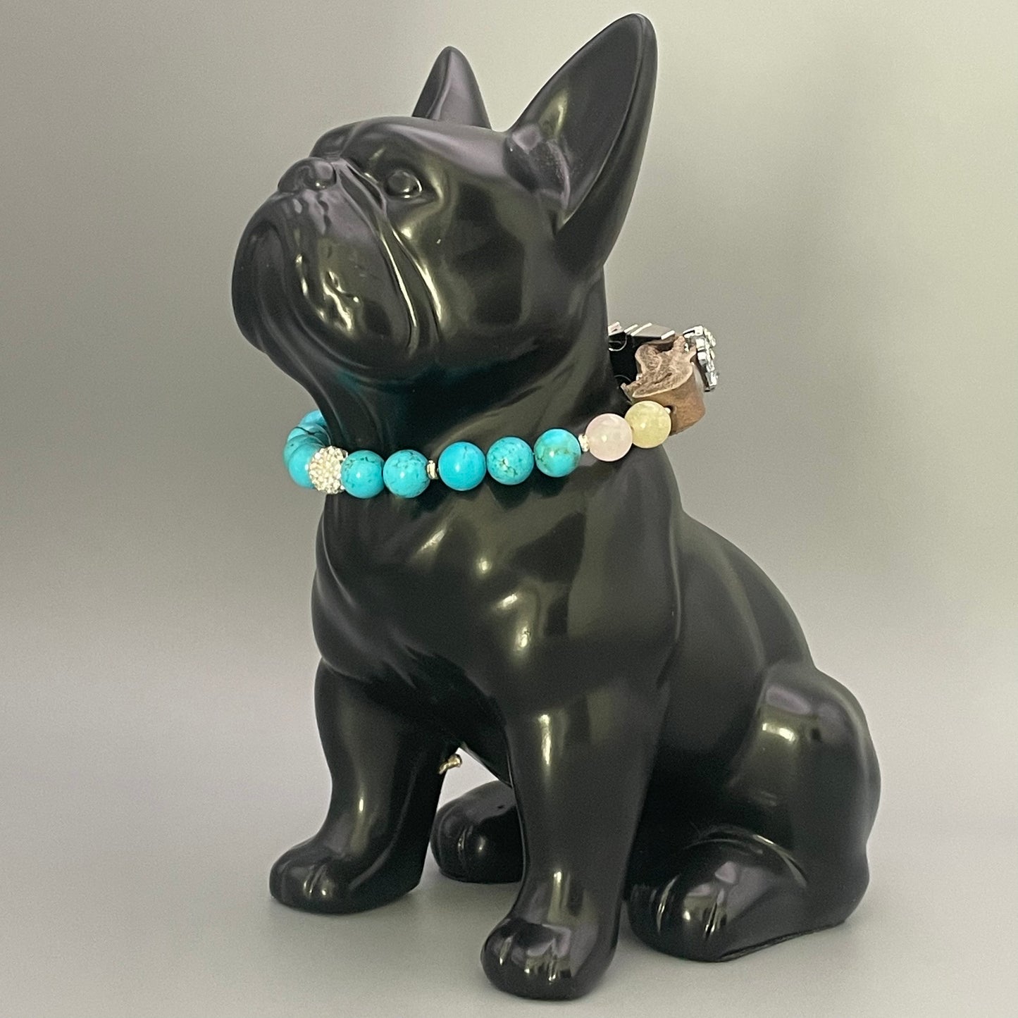 Größe: 26 cm Umfang. Blue Mirage • Edelstein-Hundehalsband – mit Türkis & Achat