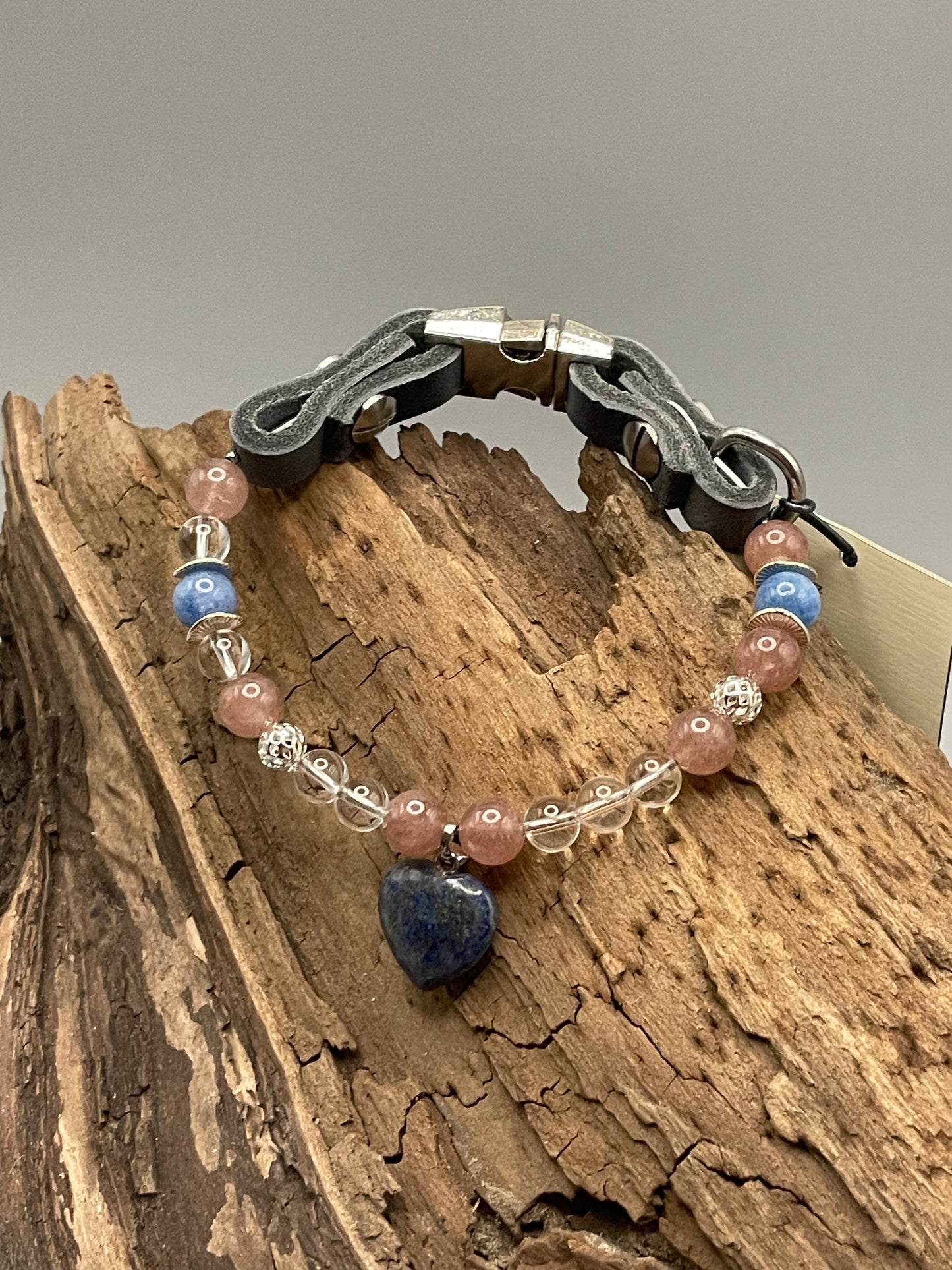 Größe: 28 cm Umfang. Edelstein-Hundehalsband – mit Aquamarin, Erdbeerquarz & Lapislazuli-Herz