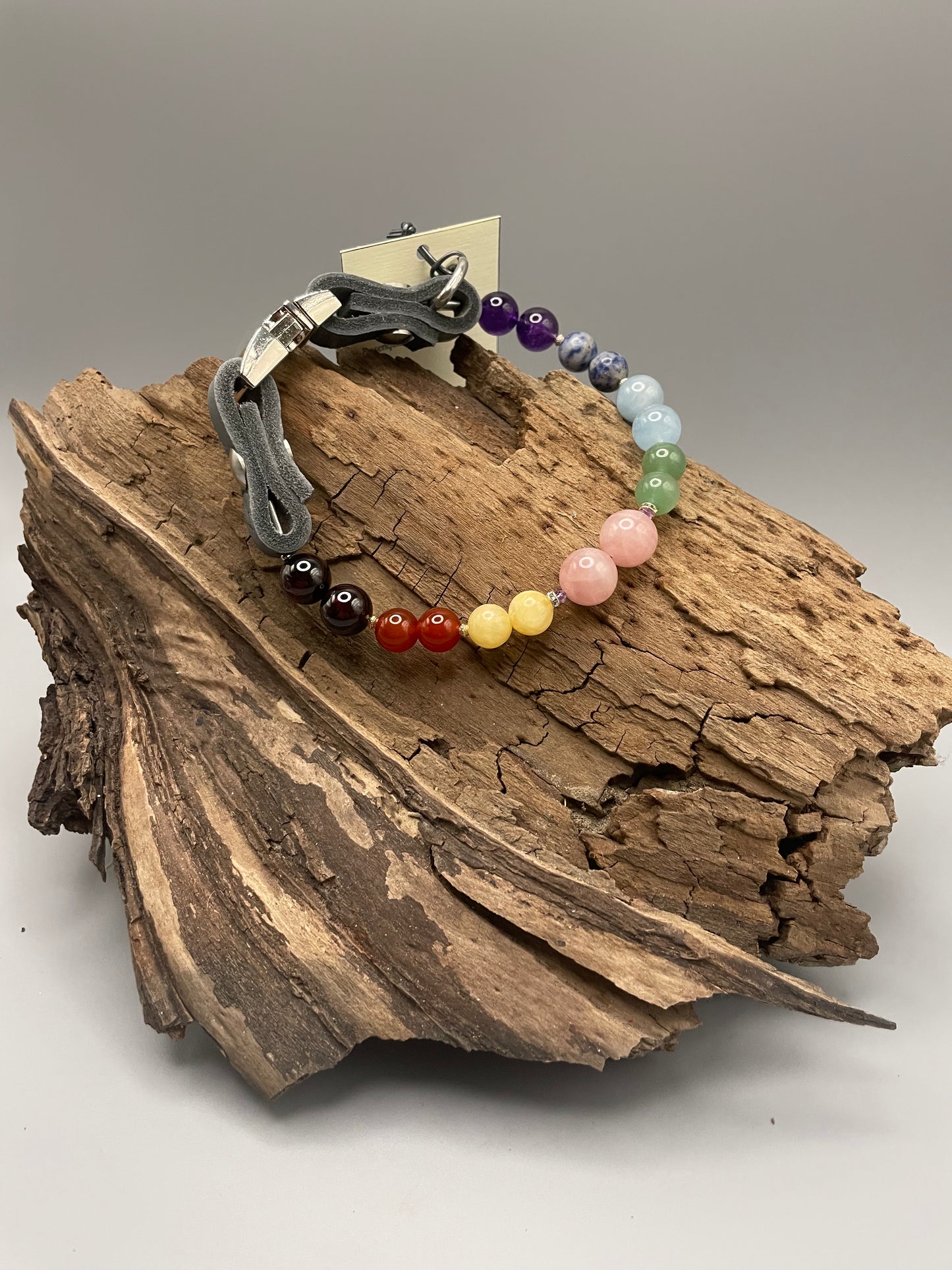 Größe: 28 cm Umfang. Edelstein-Hundehalsband – mit Granat, Karneol, gelbem Calcit, Rosenquarz, Aventurin, Aquamarin, Sodalit & Amethyst
