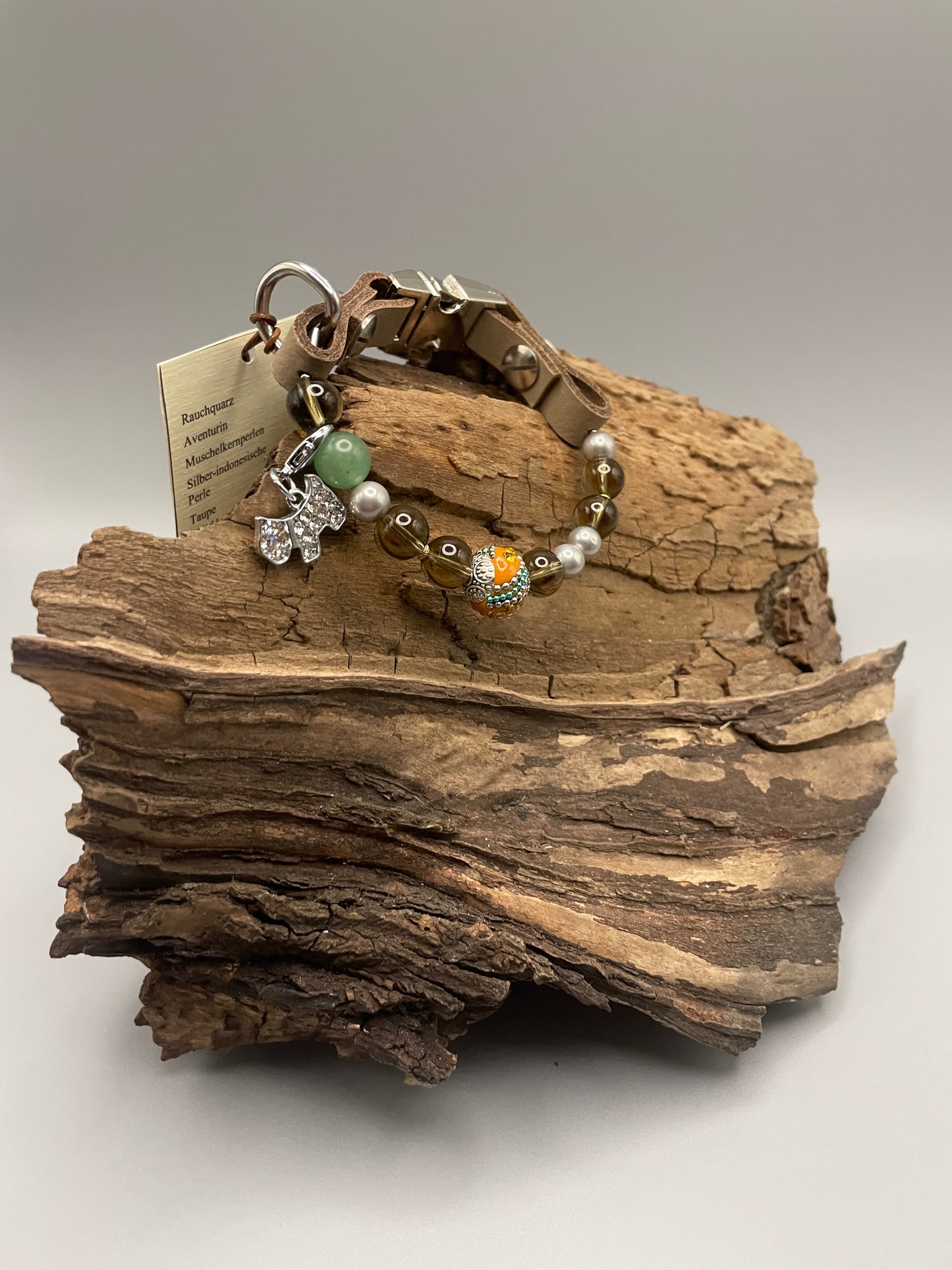 Größe: 22 cm Umfang. Desert Pearl • Edelstein-Hundehalsband – mit Rauchquarz, Aventurin & Muschelkernperlen